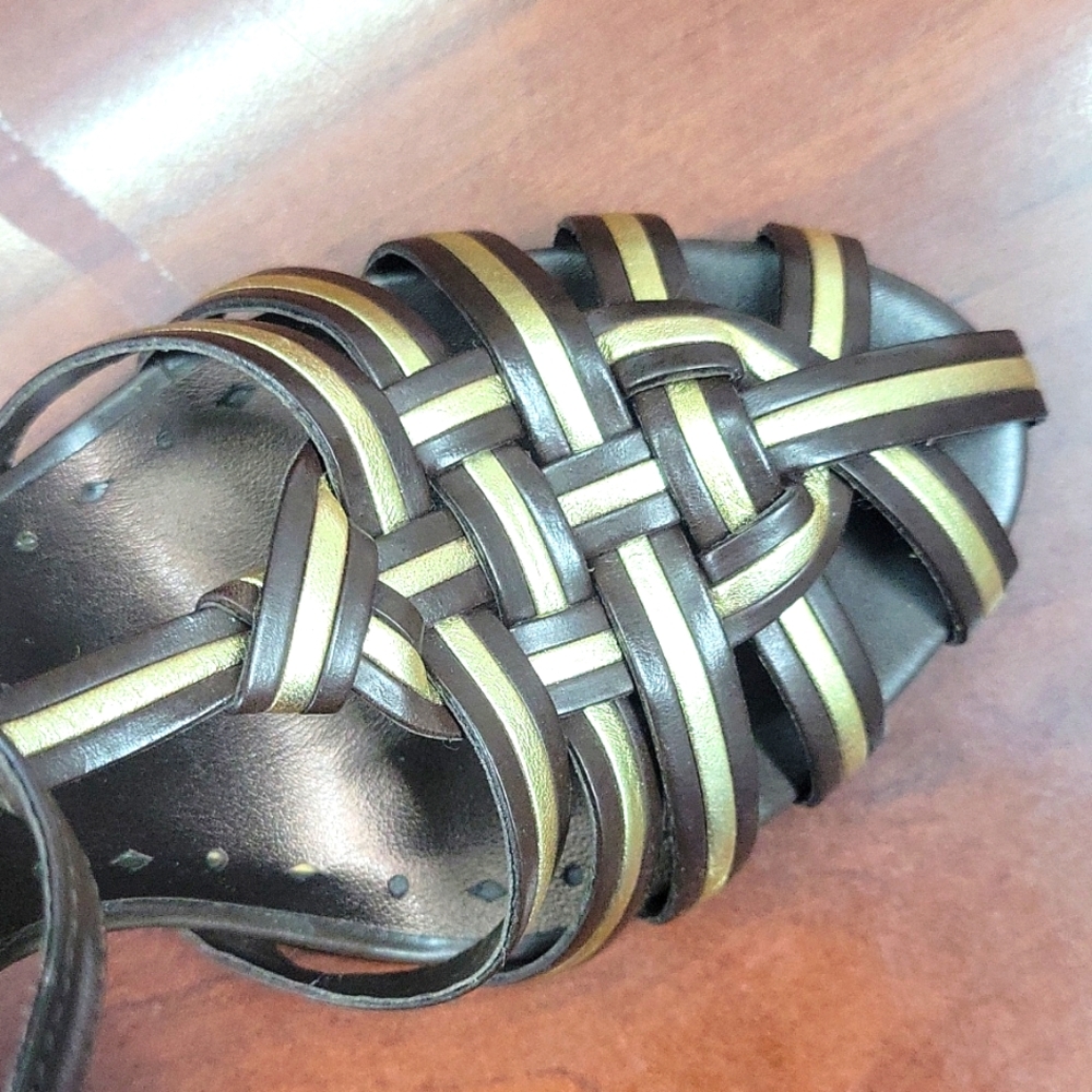 I used it only twice. It's in excellent condition . I got them from Nordstrom